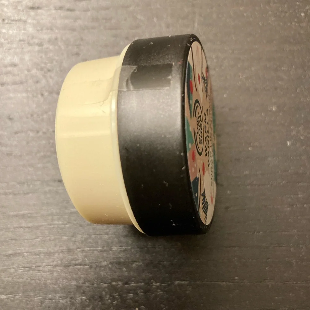 The Body Shop Limited Edition Vanilla Lip Scrub NWT